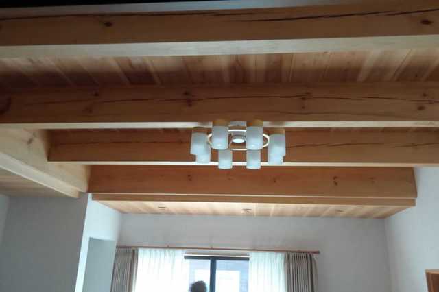 リビング地松大引天井