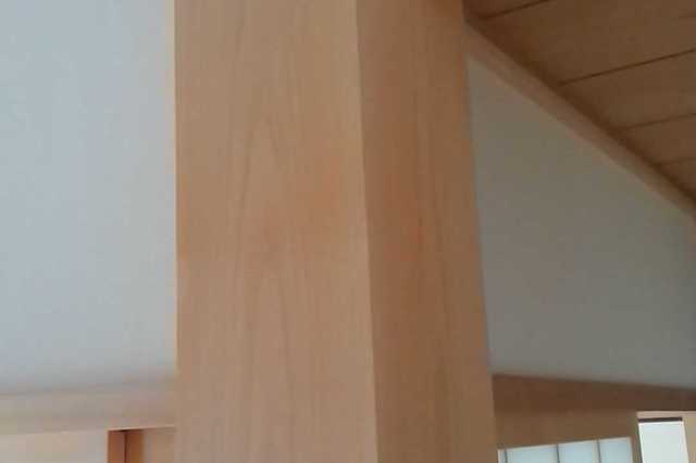 大黒柱　桧上小　八寸角